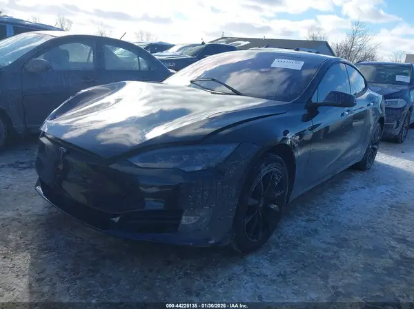 5YJSA1E29JF276685 2018 TESLA MODEL S - Image 2