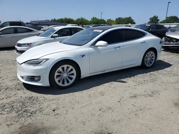 5YJSA1E29JF281143 2018 TESLA MODEL S - Image 1