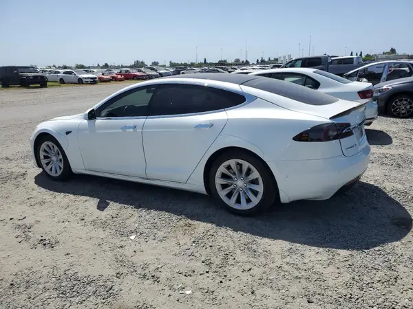 5YJSA1E29JF281143 2018 TESLA MODEL S - Image 2