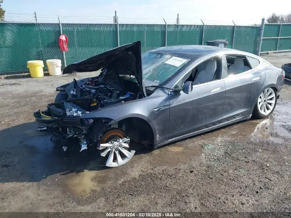 5YJSA1E29JF284754 2018 TESLA MODEL S - Image 2