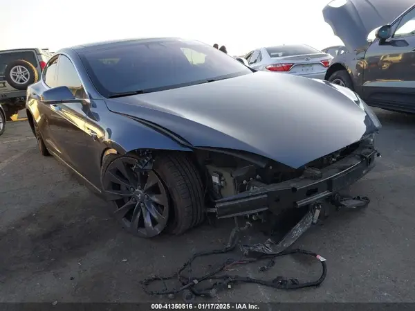 5YJSA1E29JF294474 2018 TESLA MODEL S - Image 1