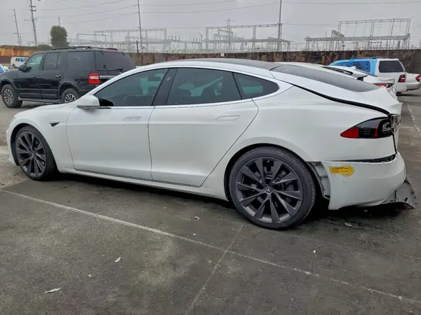 5YJSA1E29JF296516 2018 TESLA MODEL S - Image 2
