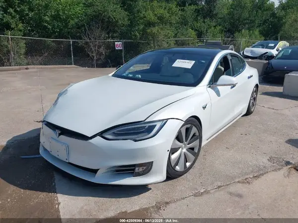 5YJSA1E29LF389023 2020 TESLA MODEL S - Image 2