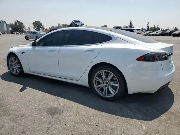 5YJSA1E29LF415619 2020 TESLA MODEL S - Image 2