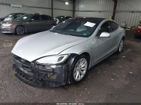 5YJSA1E2XHF197827 2017 TESLA MODEL S - Image 2