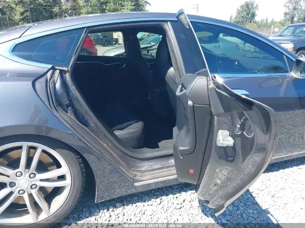 5YJSA1E2XHF198900 2017 TESLA MODEL S - Image 8