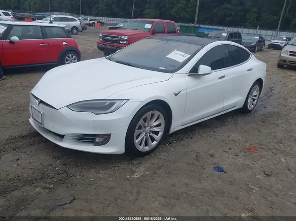 5YJSA1E2XJF240102 2018 TESLA MODEL S - Image 2