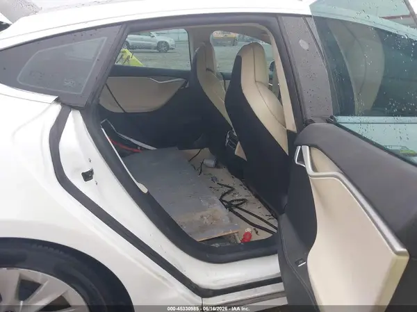 5YJSA1E2XJF240102 2018 TESLA MODEL S - Image 8