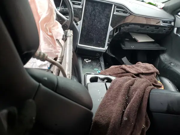 5YJSA1E2XJF243145 2018 TESLA MODEL S - Image 8