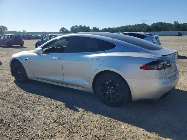 5YJSA1E2XJF245106 2018 TESLA MODEL S - Image 2