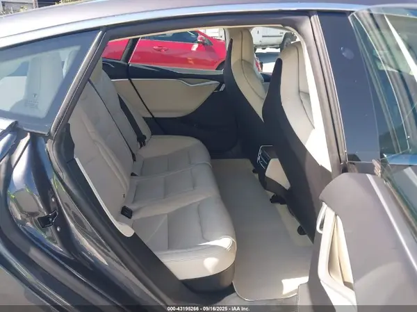 5YJSA1E2XJF247194 2018 TESLA MODEL S - Image 8