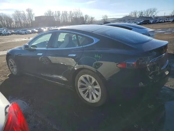5YJSA1E2XJF247485 2018 TESLA MODEL S - Image 2