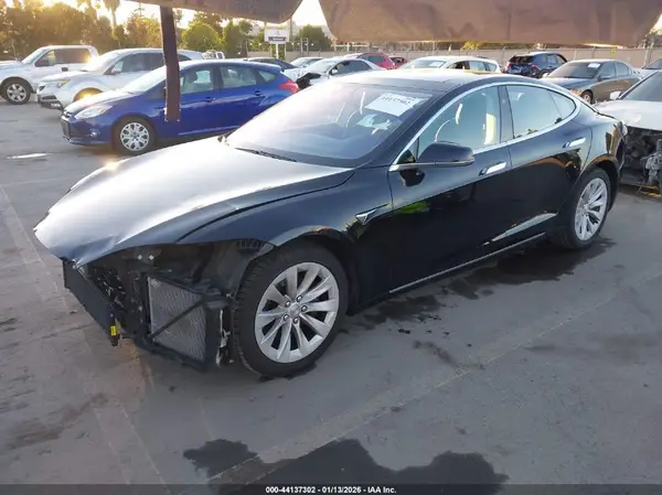 5YJSA1E2XJF247860 2018 TESLA MODEL S - Image 2
