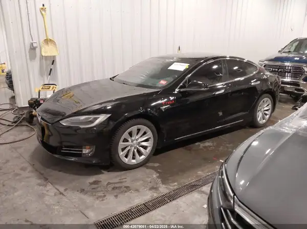 5YJSA1E2XJF248751 2018 TESLA MODEL S - Image 2