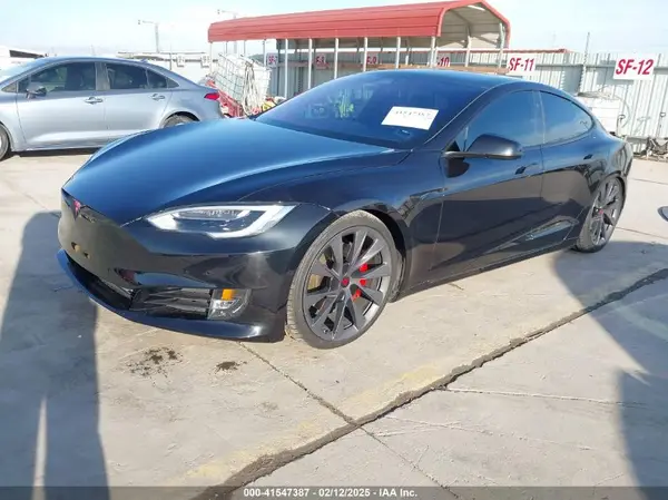 5YJSA1E2XJF257739 2018 TESLA MODEL S - Image 2