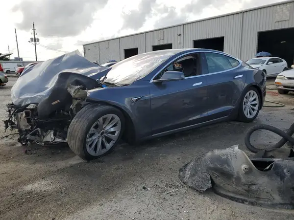 5YJSA1E2XJF257773 2018 TESLA MODEL S - Image 1