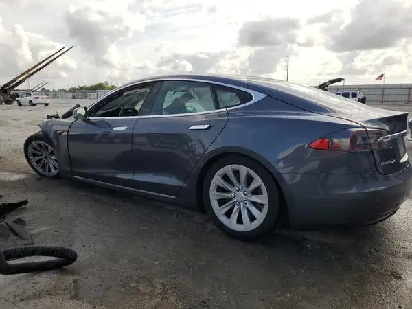 5YJSA1E2XJF257773 2018 TESLA MODEL S - Image 2
