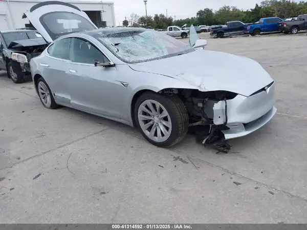 5YJSA1E2XJF258809 2018 TESLA MODEL S - Image 1
