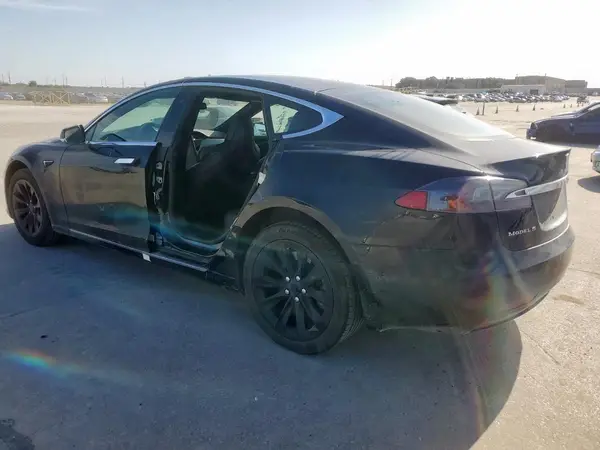 5YJSA1E2XJF261693 2018 TESLA MODEL S - Image 2