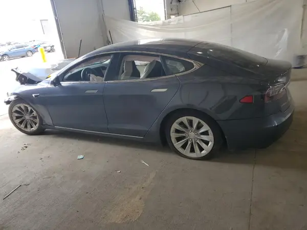 5YJSA1E2XJF264268 2018 TESLA MODEL S - Image 2