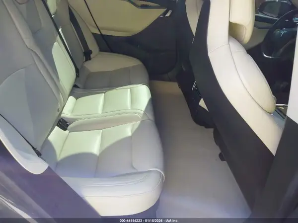 5YJSA1E2XJF270264 2018 TESLA MODEL S - Image 8