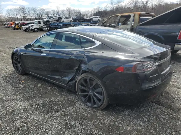 5YJSA1E2XJF272807 2018 TESLA MODEL S - Image 2