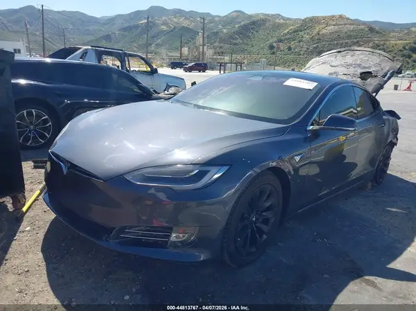 5YJSA1E2XJF276047 2018 TESLA MODEL S - Image 2