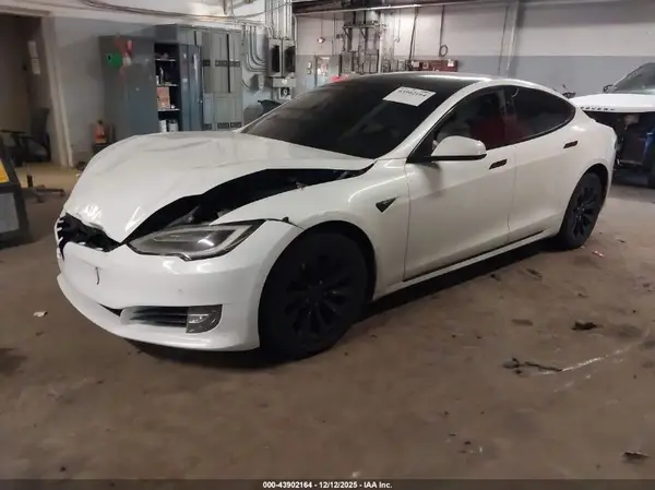 5YJSA1E2XJF277084 2018 TESLA MODEL S - Image 2