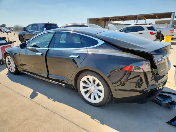 5YJSA1E2XJF278168 2018 TESLA MODEL S - Image 2