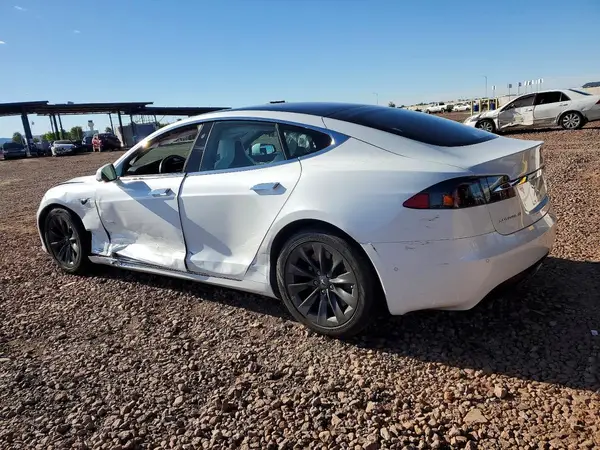5YJSA1E2XJF282933 2018 TESLA MODEL S - Image 2