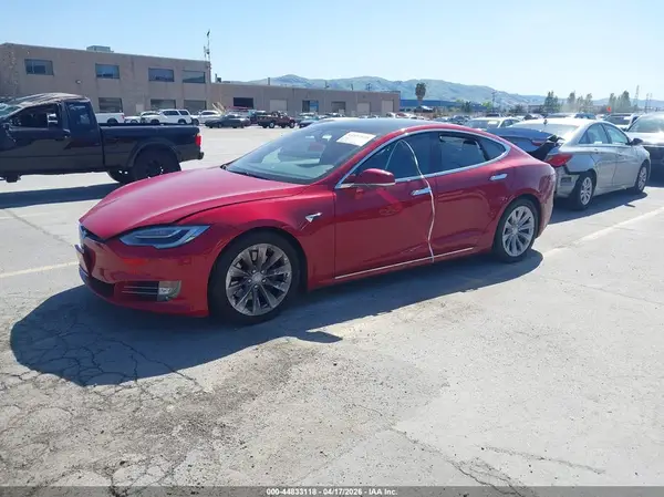 5YJSA1E2XJF295505 2018 TESLA MODEL S - Image 2