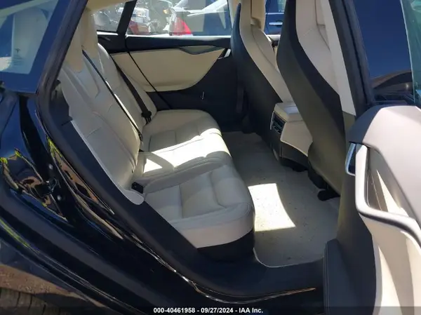 5YJSA1E2XKF306309 2019 TESLA MODEL S - Image 8