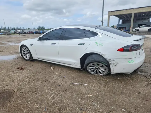 5YJSA1E2XLF367273 2020 TESLA MODEL S - Image 2