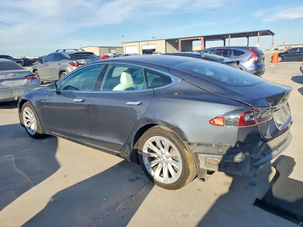 5YJSA1E2XLF369198 2020 TESLA MODEL S - Image 2