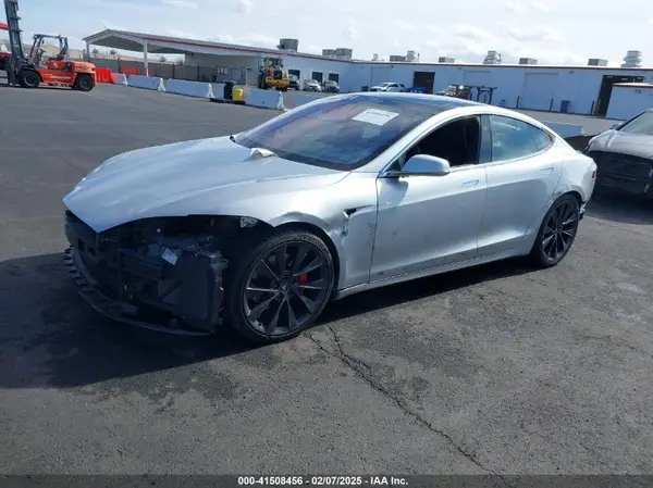5YJSA1E40JF260585 2018 TESLA MODEL S - Image 2