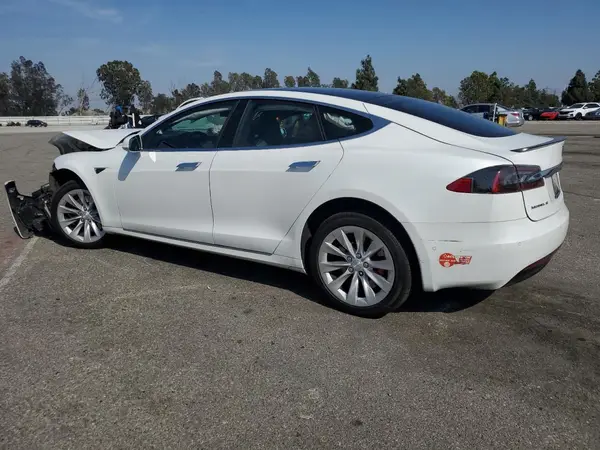 5YJSA1E40JF264409 2018 TESLA MODEL S - Image 2