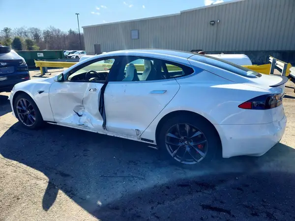 5YJSA1E40KF330409 2019 TESLA MODEL S - Image 2