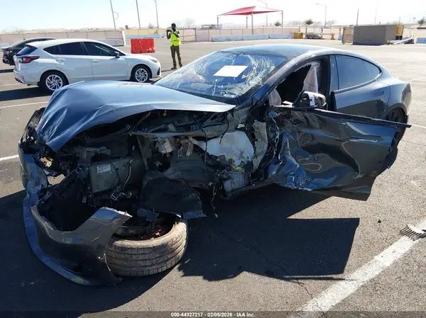 5YJSA1E41JF245898 2018 TESLA MODEL S - Image 2