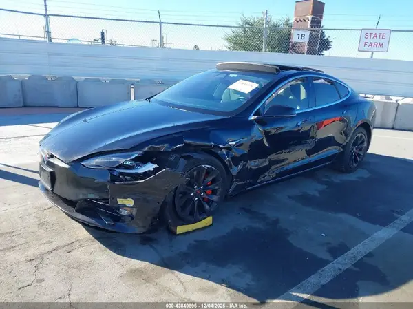 5YJSA1E41JF257694 2018 TESLA MODEL S - Image 2