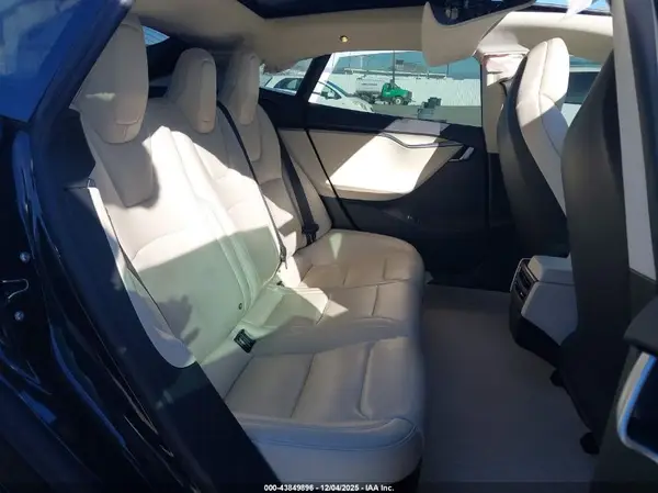 5YJSA1E41JF257694 2018 TESLA MODEL S - Image 8