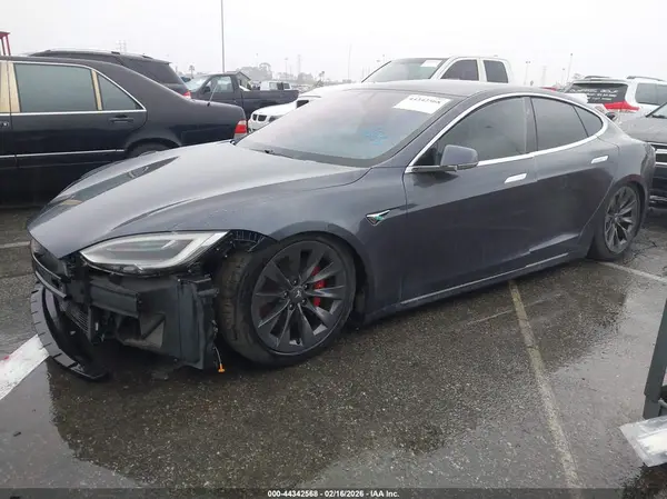 5YJSA1E42LF397515 2020 TESLA MODEL S - Image 2