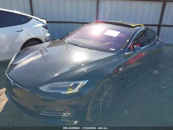 5YJSA1E43JF251900 2018 TESLA MODEL S - Image 2