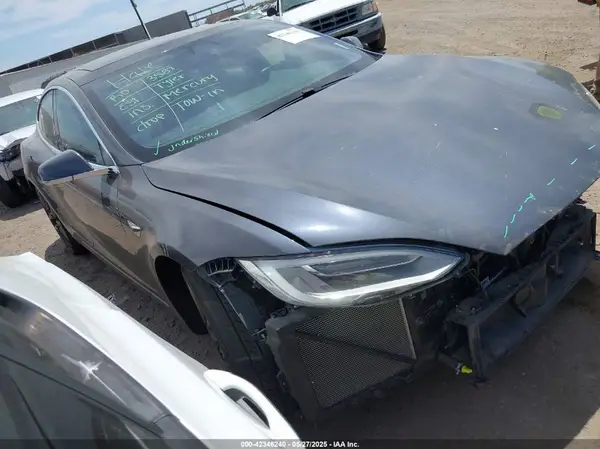5YJSA1E43JF260547 2018 TESLA MODEL S - Image 1