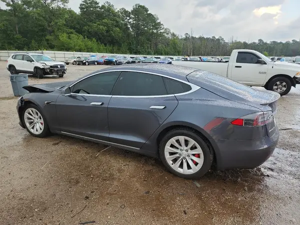 5YJSA1E44JF243076 2018 TESLA MODEL S - Image 2