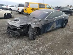 5YJSA1E44JF272979 2018 TESLA MODEL S
