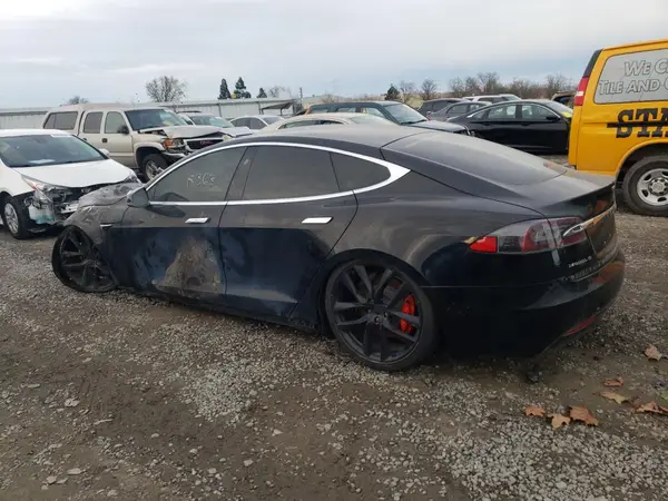5YJSA1E44JF272979 2018 TESLA MODEL S - Image 2