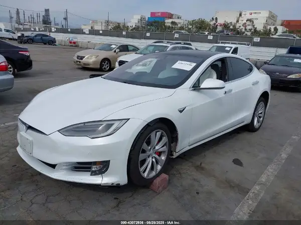 5YJSA1E44LF364385 2020 TESLA MODEL S - Image 2
