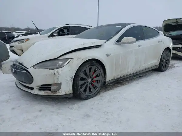 5YJSA1E45GF136627 2016 TESLA MODEL S - Image 2