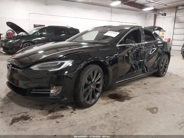 5YJSA1E45KF331927 2019 TESLA MODEL S - Image 2