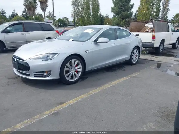 5YJSA1E46GF136068 2016 TESLA MODEL S - Image 2